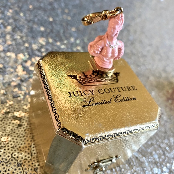 Juicy Marie Antoinette pink bust statue charm - Picture 8 of 13